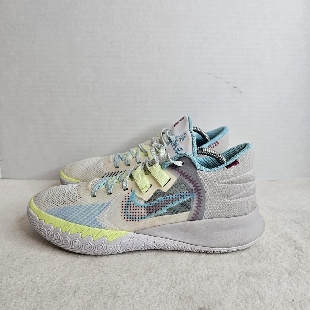 Nike Kyrie Flytrap 5 1 World 1 People Mens Size US 9
